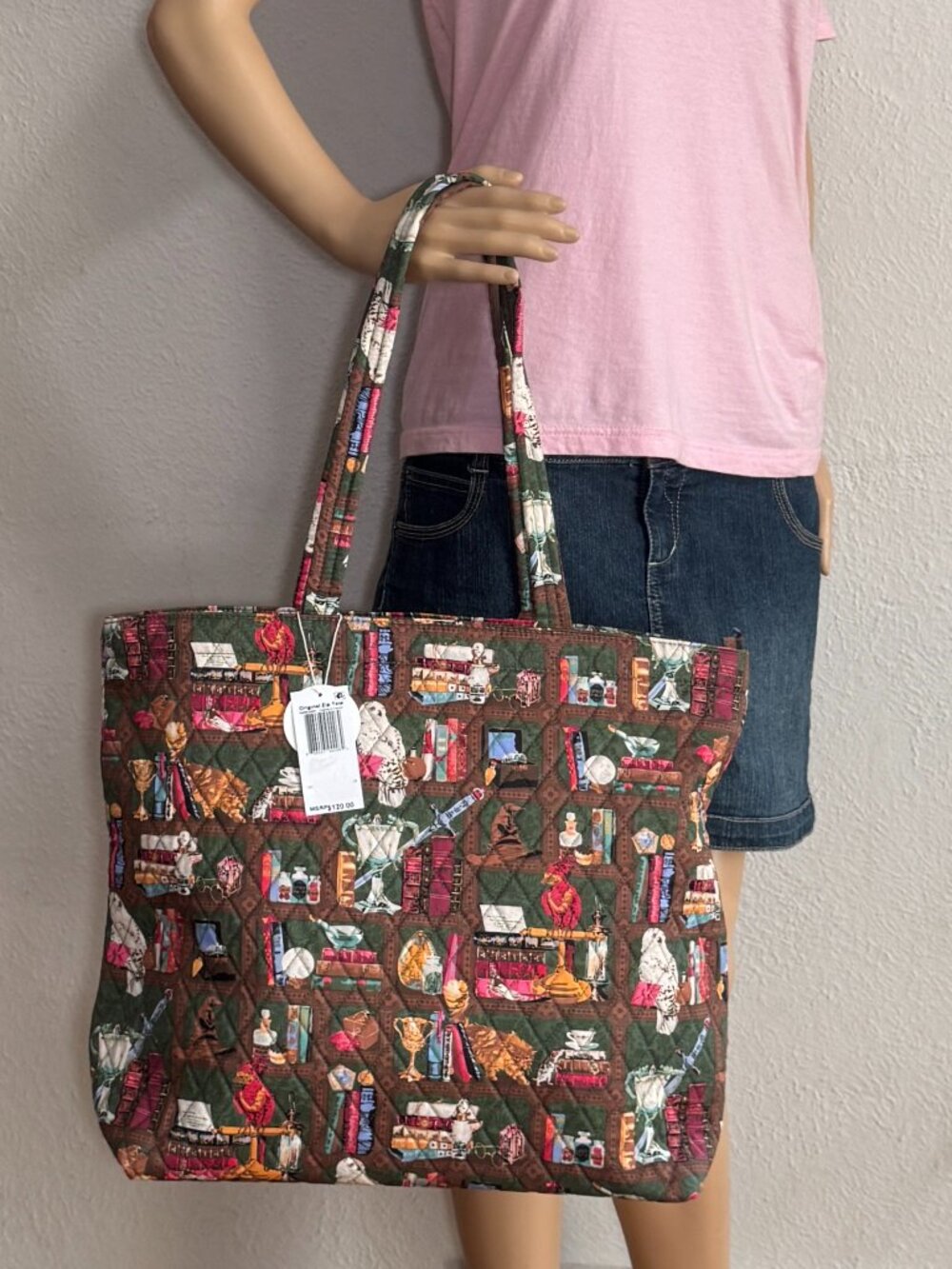 Vera Bradley X Harry Potter Original Zip Tote in Hogwarts Library NWT - Picture 7 of 11